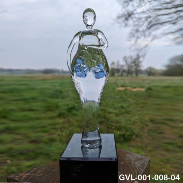 Zwangere vrouw in verschillende variaties - Afbeelding 5